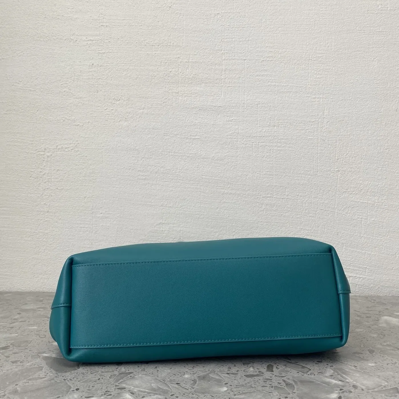 Bottega Veneta Point Mallard Bottega Veneta Point Mallard