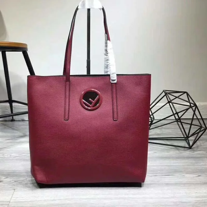 Fendi Leather Logo Shopper Bag for Women in Maroon Fendi Leather Logo Shopper Bag for Women in Maroon