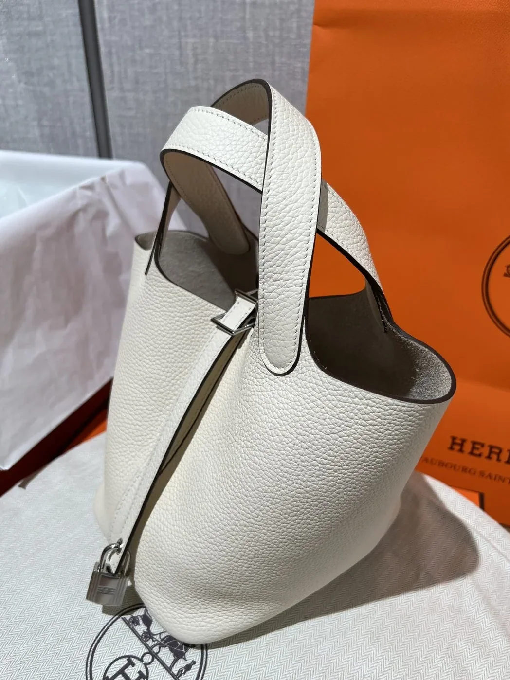 Hermes Picotin Lock 18 White Bag Hermes Picotin Lock 18 White Bag