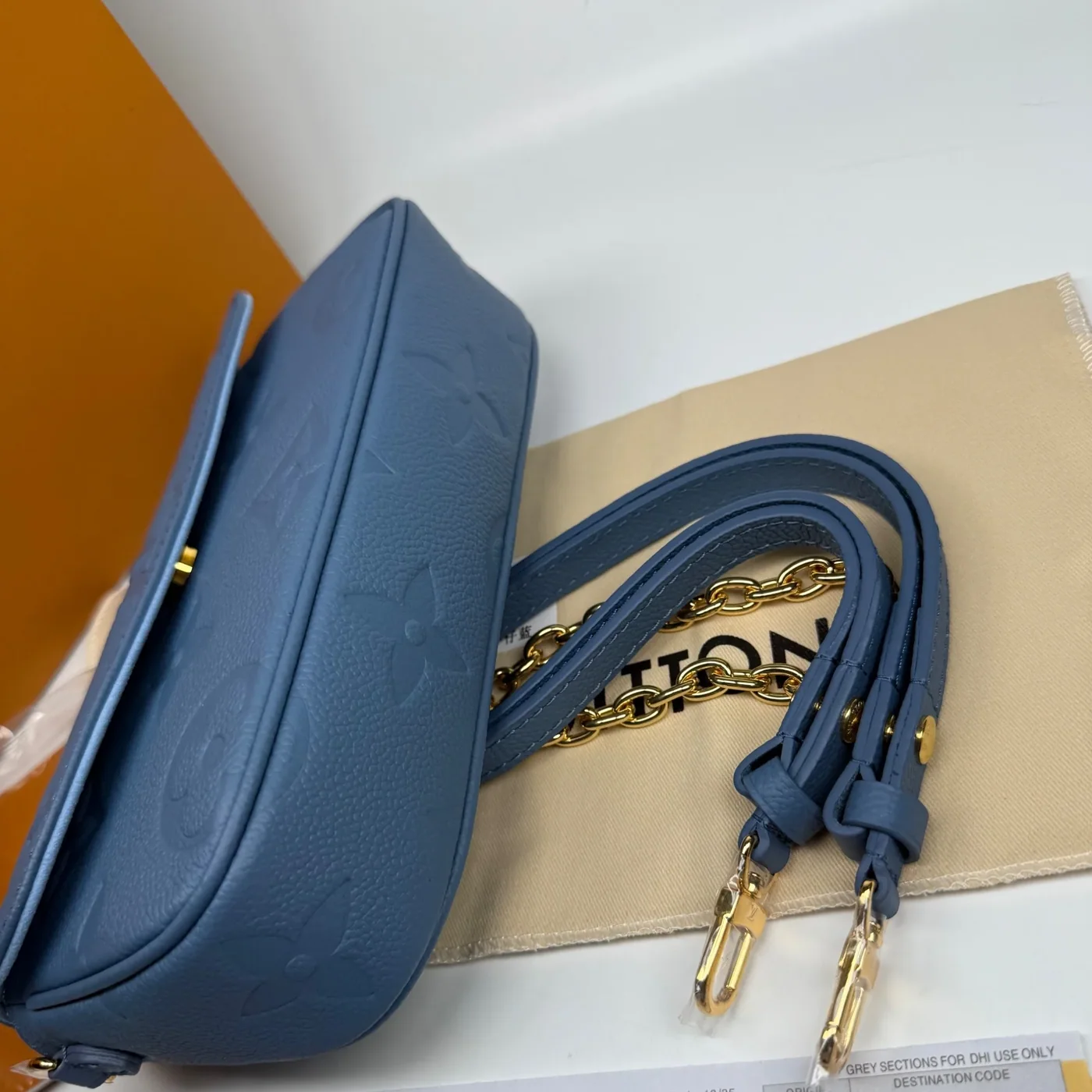 Louis Vuitton Wallet On Chain Ivy Shoulder Bag in Blue Gold Hardware