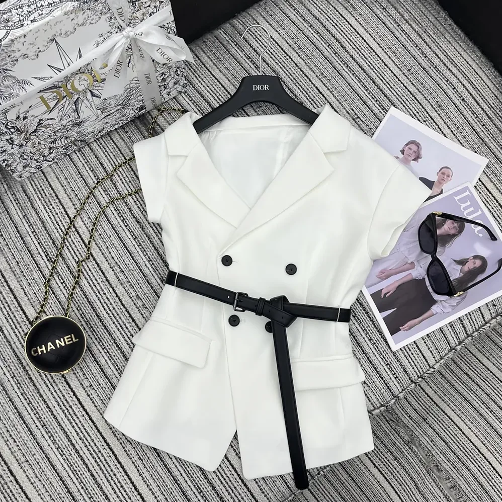 Dior Asymmetric Short-Sleeved Jacket with Belt Ecru Virgin Wool and Silk Grain de Poudre for Women Dior Asymmetric Short-Sleeved Jacket with Belt Ecru Virgin Wool and Silk Grain de Poudre for Women
