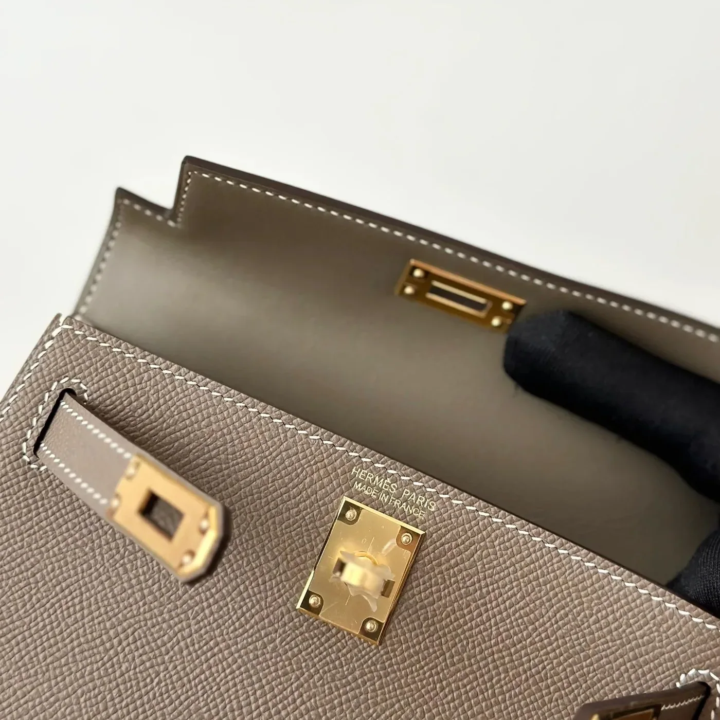 Hermes Kelly Mini Top Handle Bag / Etoupe Epsom Gold Hardware 's Hermes Kelly Mini Top Handle Bag / Etoupe Epsom Gold Hardware 's