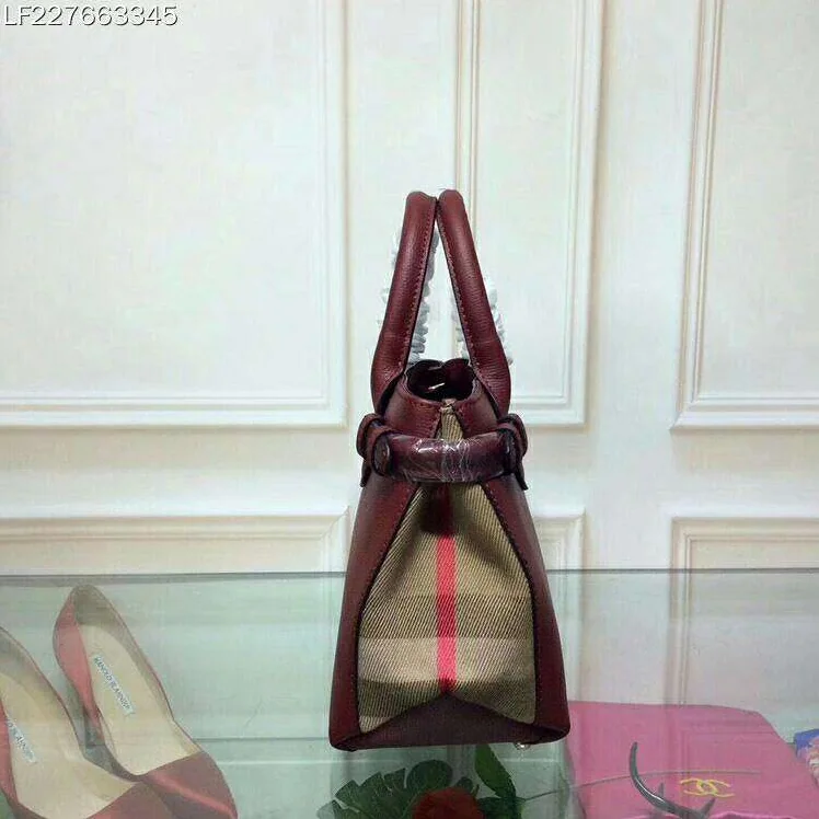 Burberry Small Banner Bag in Leather and House Check in Red