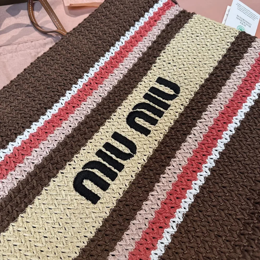 Miu Miu Raffia for Women in Effect Woven Tote Bag Miu Miu Raffia for Women in Effect Woven Tote Bag