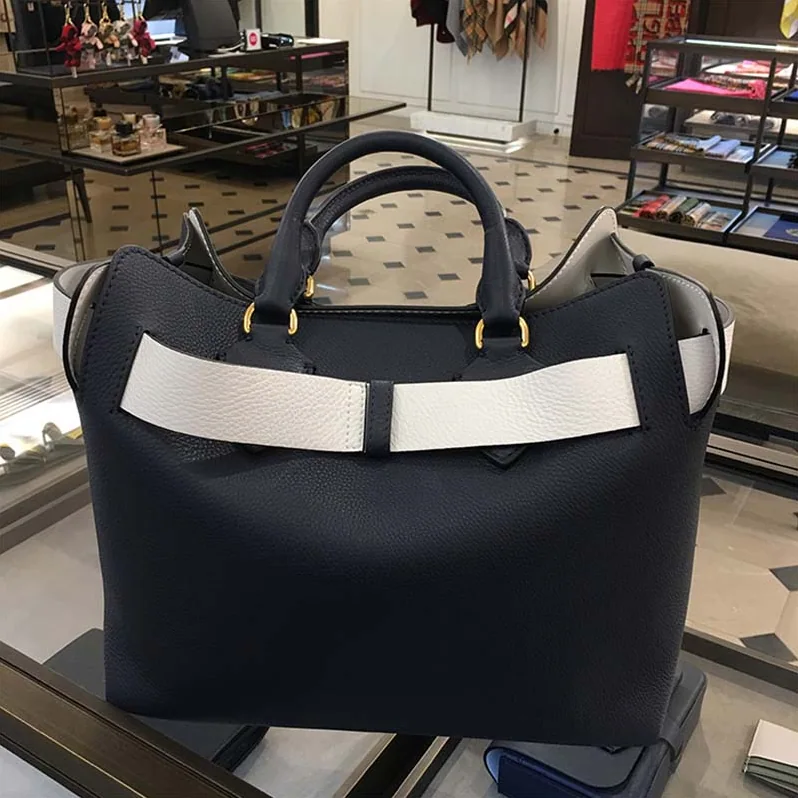 Burberry Large Leather Belt Bag for Women in Navy Burberry Large Leather Belt Bag for Women in Navy