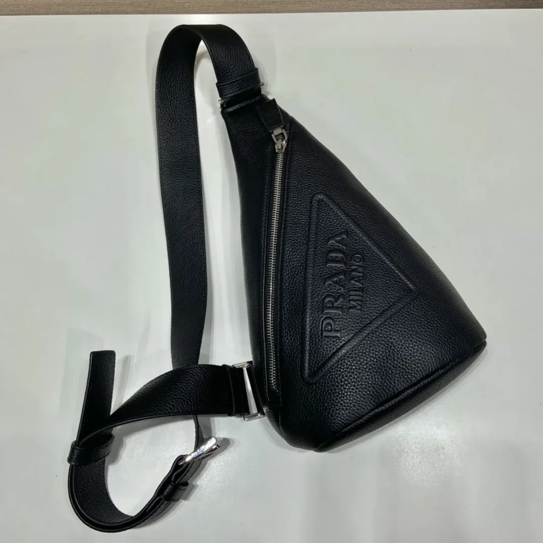 Prada Crossbody Bag / Black Silver Hardware 2VZ098_2BBE_F0002_V_OLO