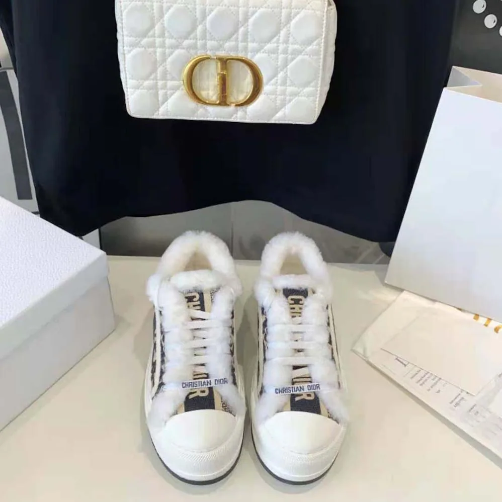 Dior Walk'n'dior Platform Sneaker Deep Blue Dior Oblique Embroidered Cotton and White Shearling for Women Dior Walk'n'dior Platform Sneaker Deep Blue Dior Oblique Embroidered Cotton and White Shearling for Women