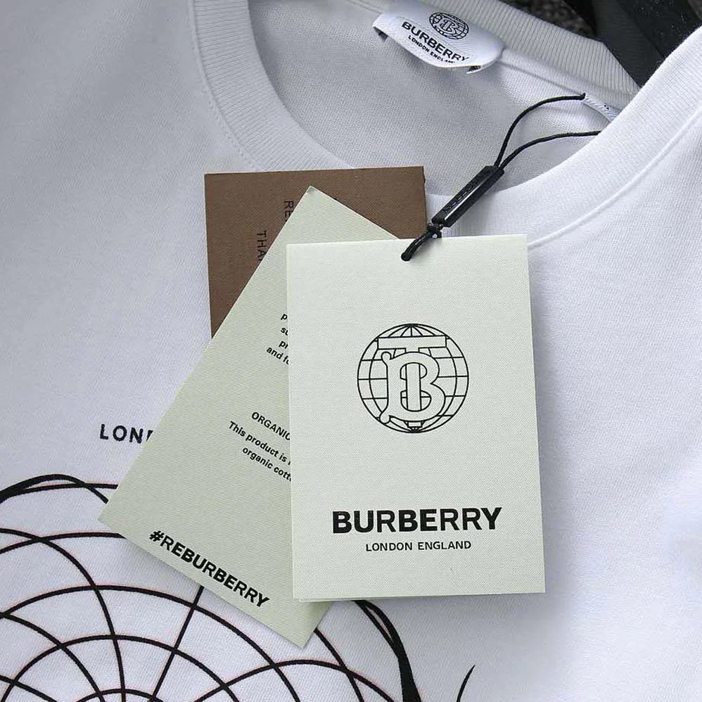 Burberry Globe Graphic Print Cotton Oversized T-shirt for Men in White Burberry Globe Graphic Print Cotton Oversized T-shirt for Men in White