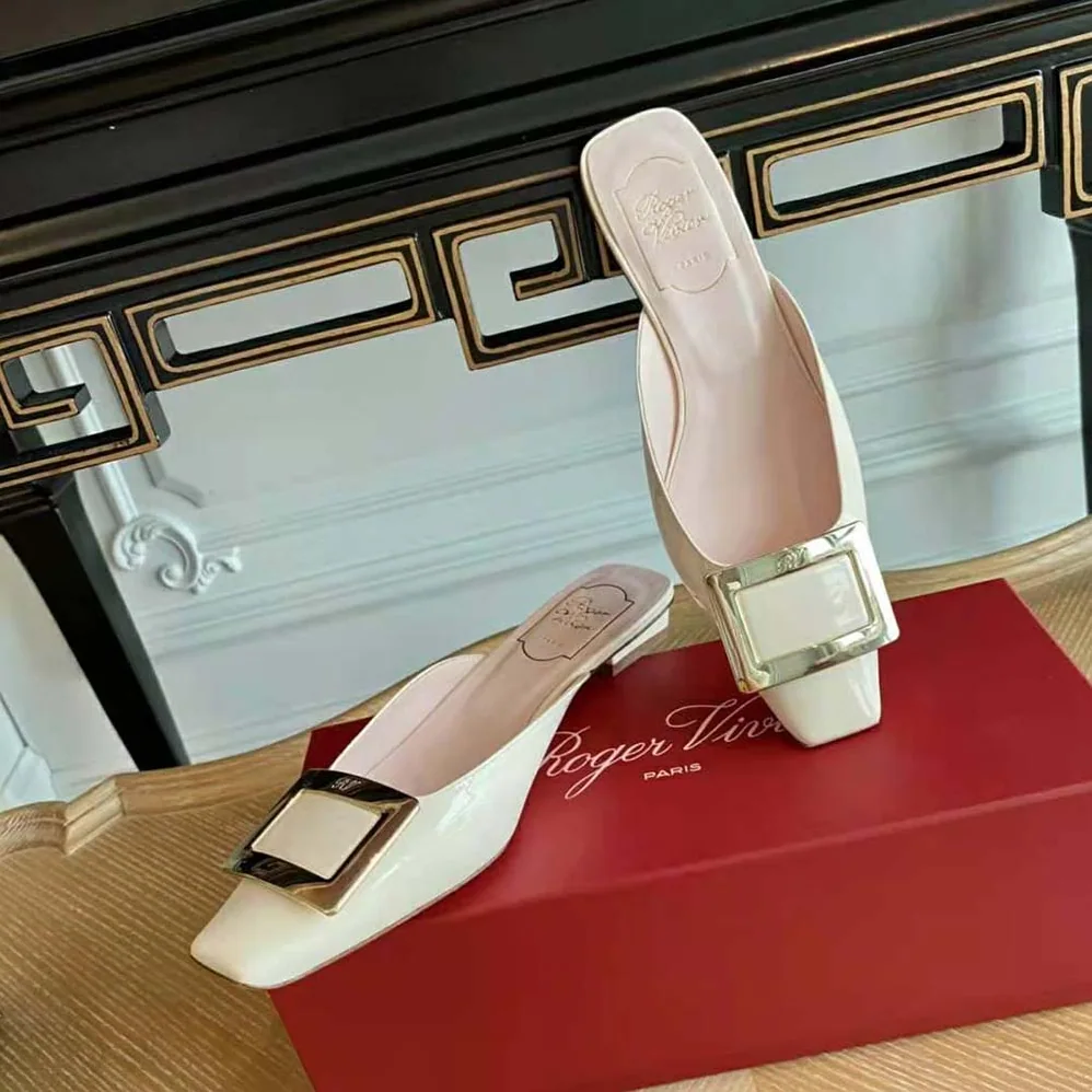 Roger Vivier Belle Vivier Metal Buckle Mules in Patent Leather in 2.5 cm Heel Roger Vivier Belle Vivier Metal Buckle Mules in Patent Leather in 2.5 cm Heel