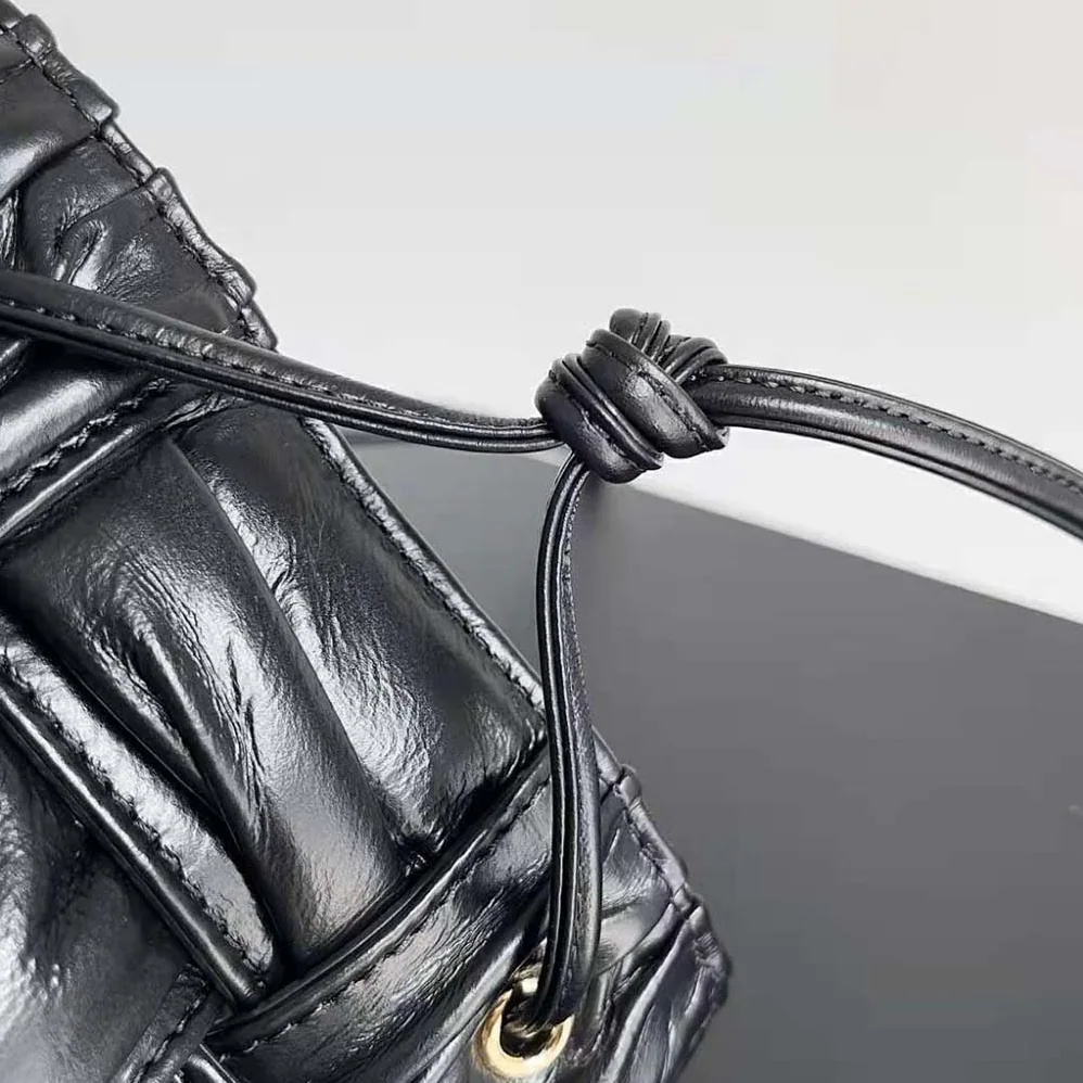 Bottega Veneta Small Cassette Bucket Bag in Lambskin Leather for Women in Black Bottega Veneta Small Cassette Bucket Bag in Lambskin Leather for Women in Black
