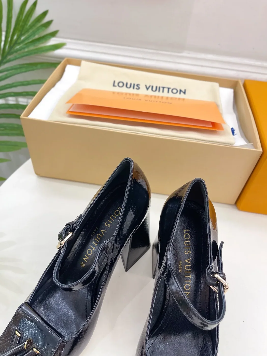 Louis Vuitton Pump Black / 1AACFK Louis Vuitton Pump Black / 1AACFK