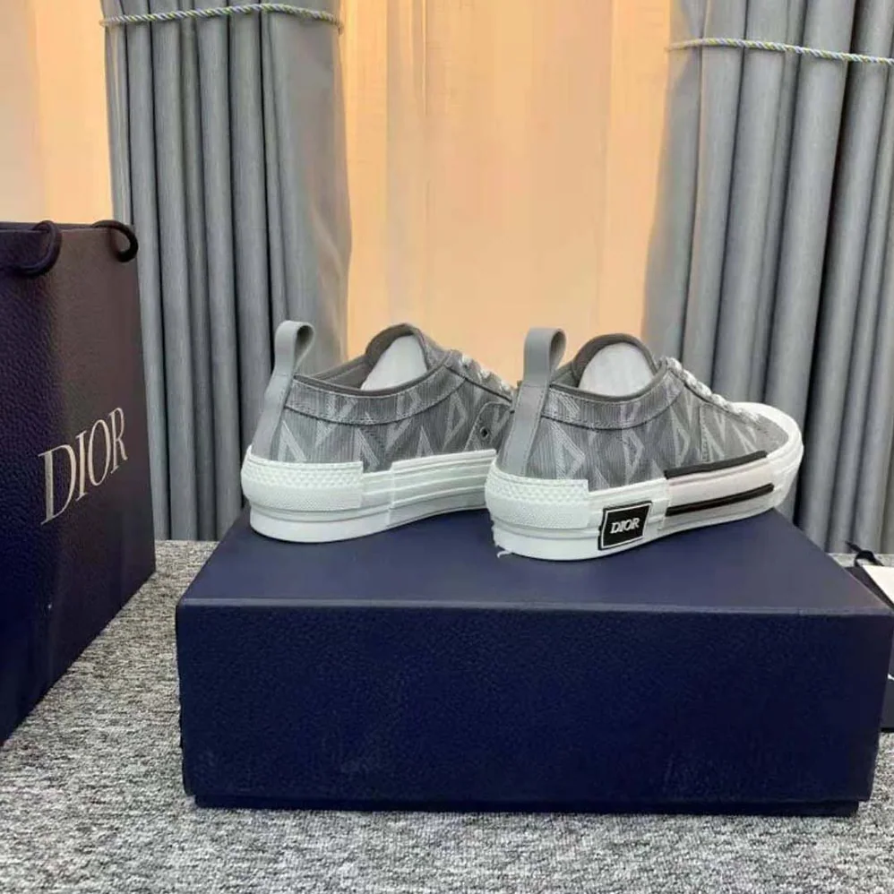 Dior B23 Low-Top Sneaker Dior Gray CD Diamond Canvas for Unisex Dior B23 Low-Top Sneaker Dior Gray CD Diamond Canvas for Unisex