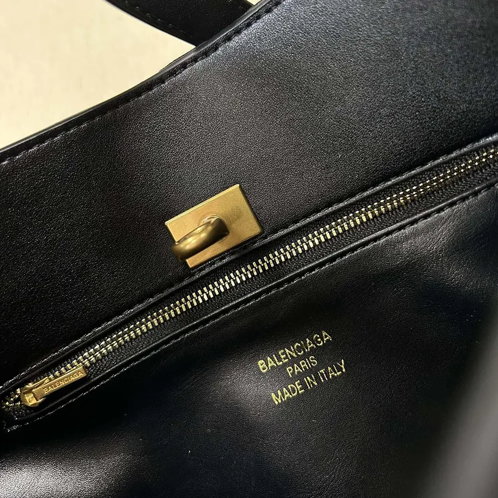 Balenciaga Bel Air Small Hobo Bag in Black for Women Balenciaga Bel Air Small Hobo Bag in Black for Women