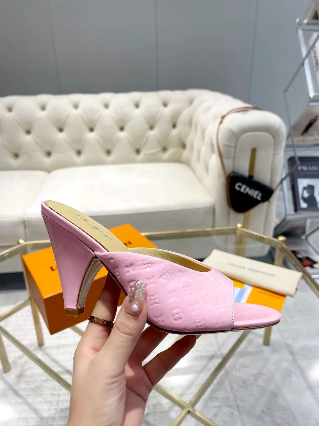 Louis Vuitton Super Mule White 1ACJ51 Louis Vuitton Super Mule White 1ACJ51