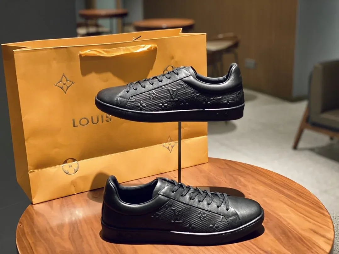Louis Vuitton Luxembourg Sneaker Black LV 1A8QEB Louis Vuitton Luxembourg Sneaker Black LV 1A8QEB