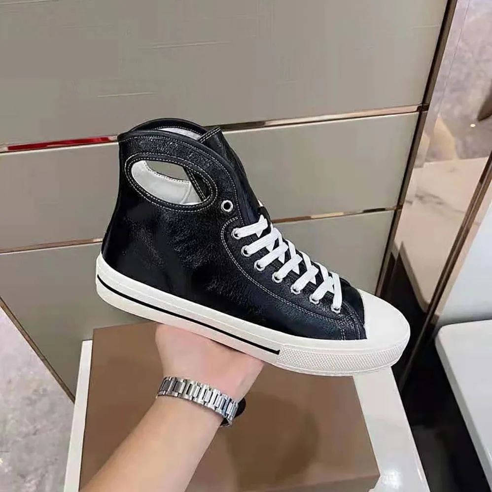 Burberry Porthole Detail Leather High-top Sneakers for Men in Black
