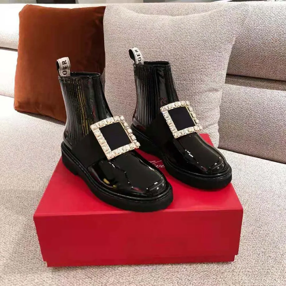 Roger Vivier Chelsea Viv' Rangers Strass Buckle Ankle Boots for Women in Black