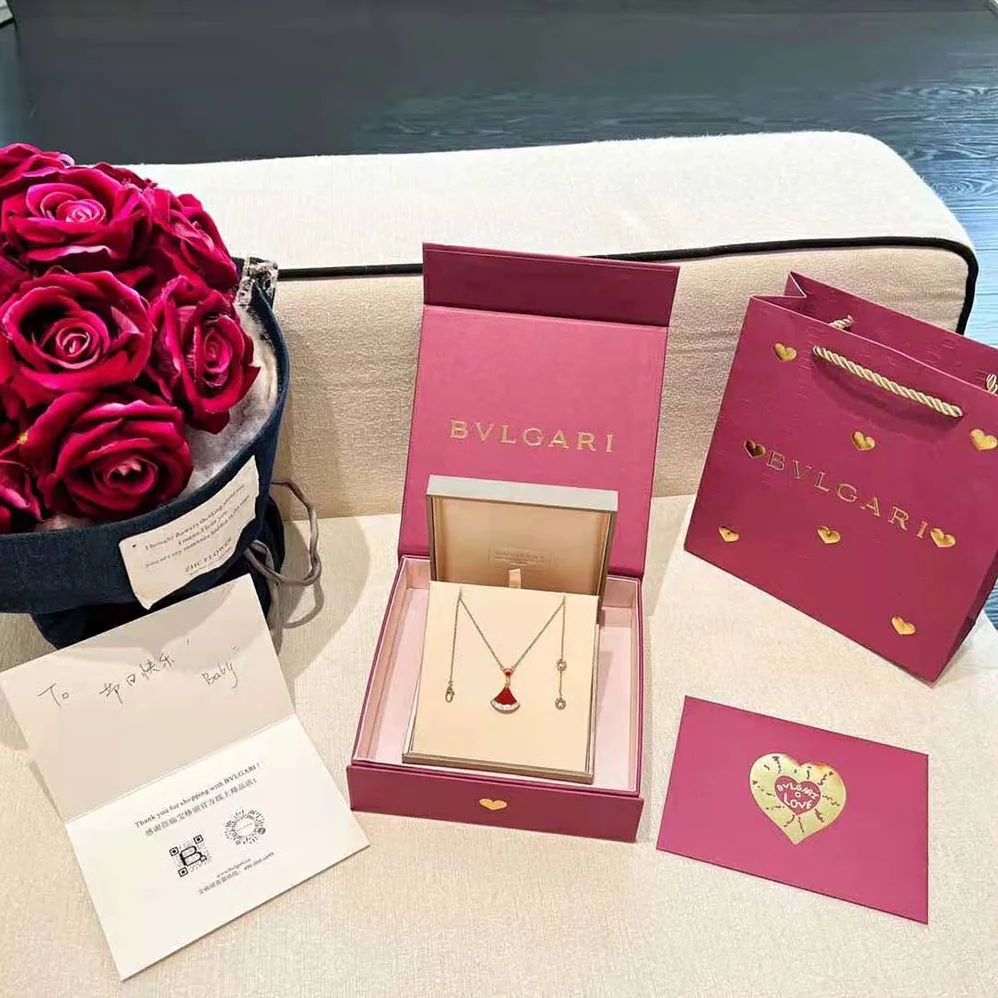 Bvlgari DIVAS' DREAM Necklace in 18 KT Rose Gold with Pendant Set for Women in Red