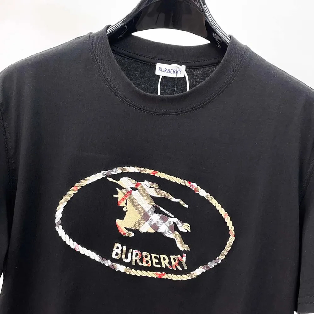 Burberry Check Knight Stamp Cotton T-shirt for Women in Black Burberry Check Knight Stamp Cotton T-shirt for Women in Black