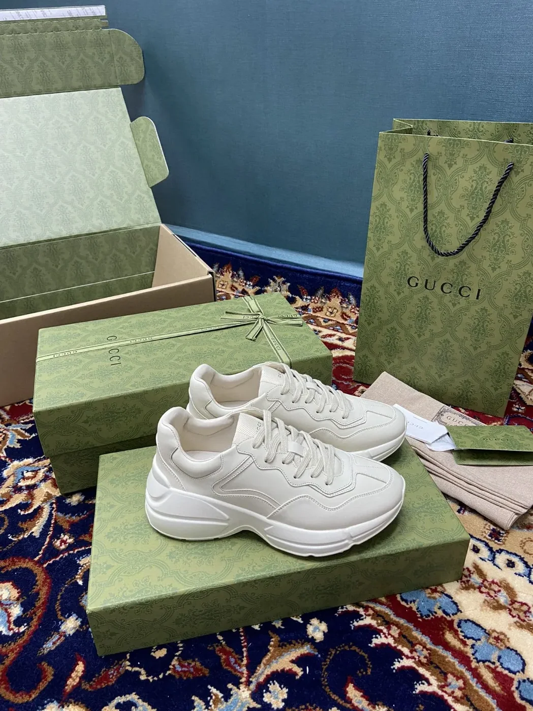 Gucci Rhyton Sneaker Beige 0G2R0