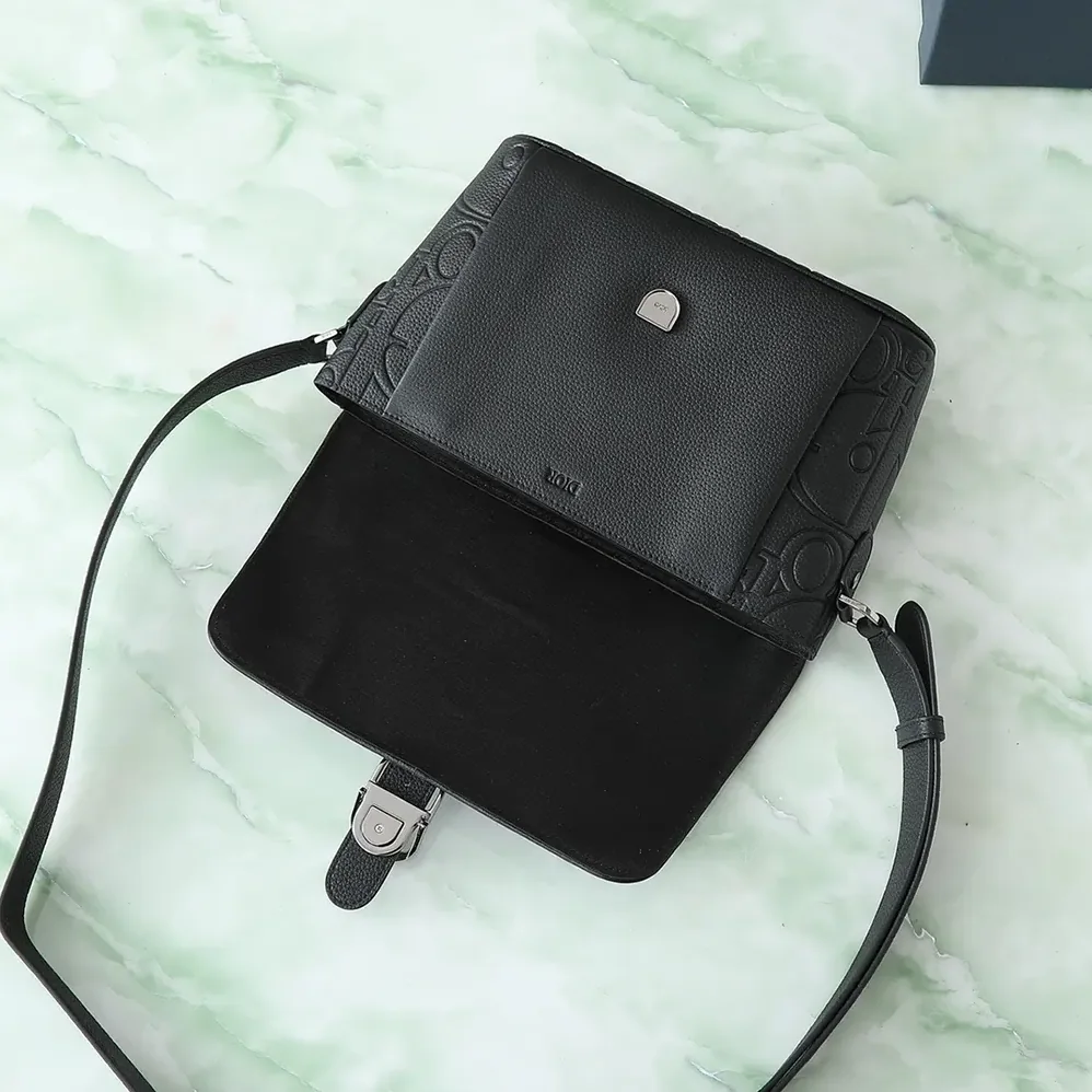 Dior Medium Dior Daily Messenger Bag with Flap Black Dior Gravity Leather for Men