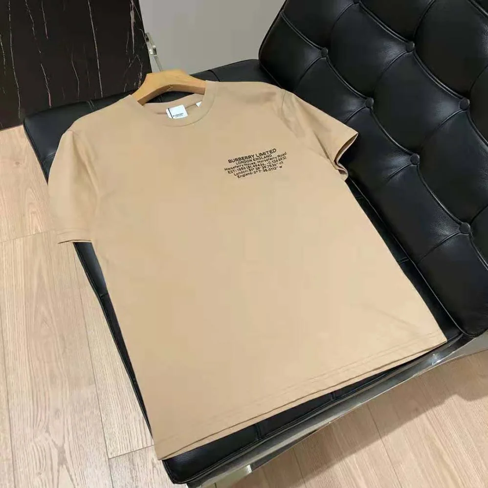 Burberry Location Print Cotton Oversized T-shirt for Women in Sandy Burberry Location Print Cotton Oversized T-shirt for Women in Sandy
