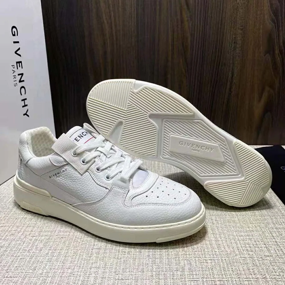 Givenchy Wing Low Sneakers in Leather for Men in White Givenchy Wing Low Sneakers in Leather for Men in White