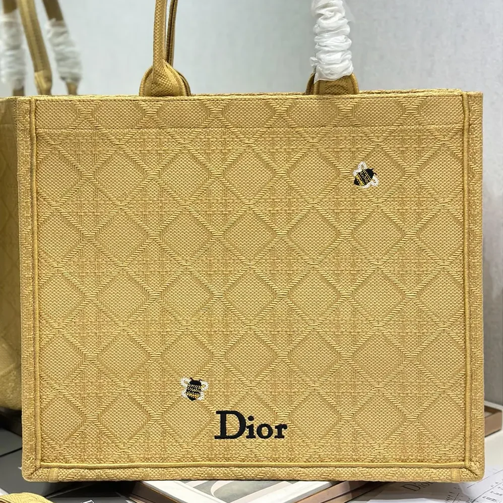 Dior Large Dior Book Tote Natural Raffia for Women in Effect Cannage Embroidery