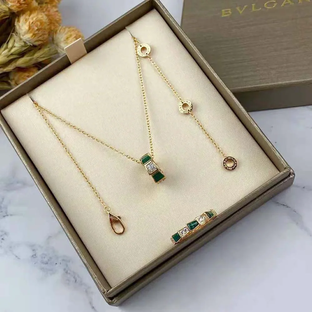 Bvlgari Serpenti Viper 18 KT Rose Gold Necklace Set with Malachite Elements for Women Bvlgari Serpenti Viper 18 KT Rose Gold Necklace Set with Malachite Elements for Women