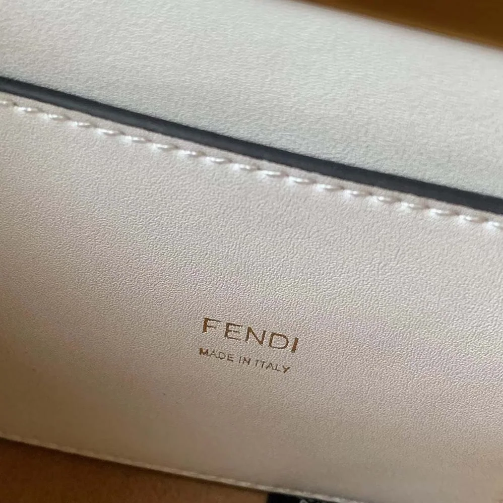 Fendi Way Small Made of Camellia-Colored Leather Bag for Women in White Fendi Way Small Made of Camellia-Colored Leather Bag for Women in White