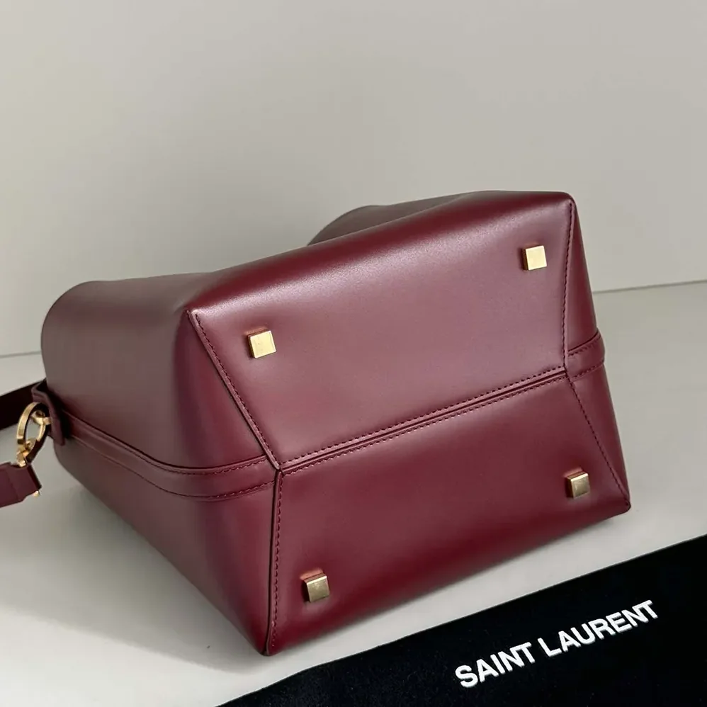 Saint Laurent YSL Le 37 in Shiny Leather for Women in Maroon
