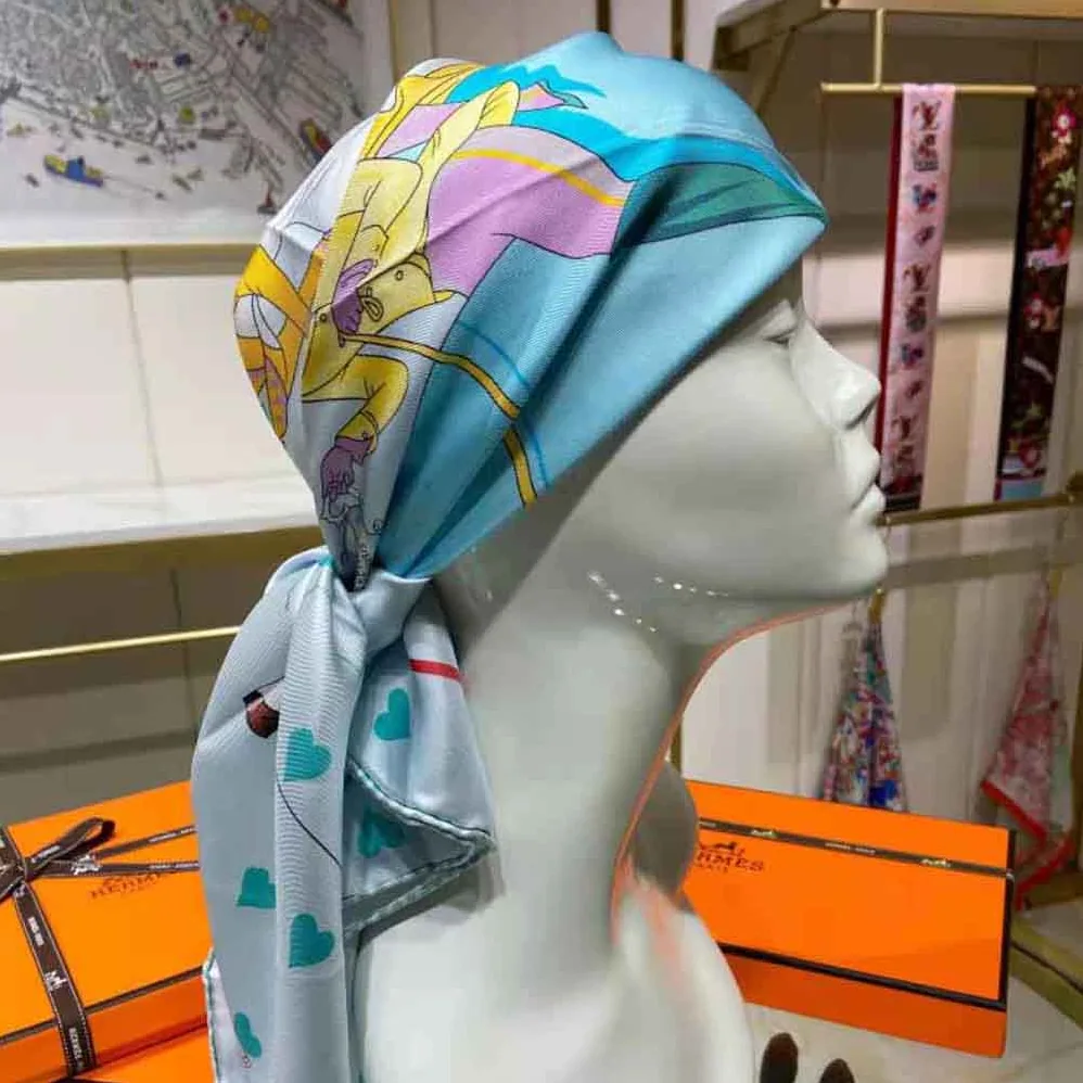 Hermes Tea Time Scarf 70 in Silk with Hand for Women in Rolled Edges