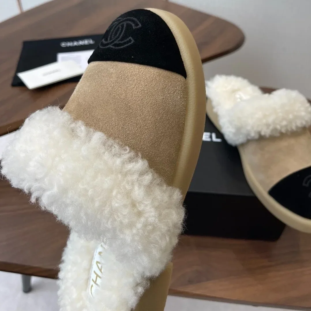 Chanel Shearling Two in Tone Mules Beige/Black Chanel Shearling Two in Tone Mules Beige/Black