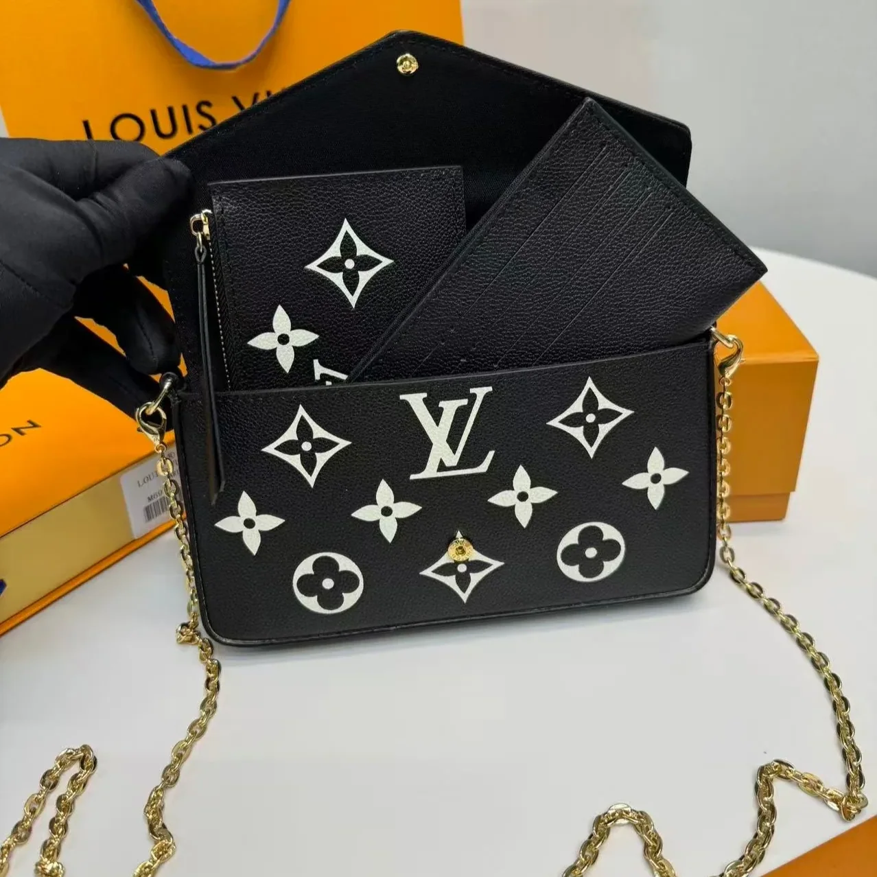 Louis Vuitton Pochette Felicie Shoulder Bag in Black/ Beige Gold Hardware Louis Vuitton Pochette Felicie Shoulder Bag in Black/ Beige Gold Hardware