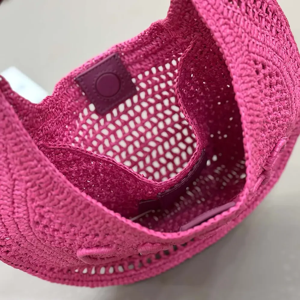 Chloe Summer Banana Hobo Bag In Raffia for Women in Rose