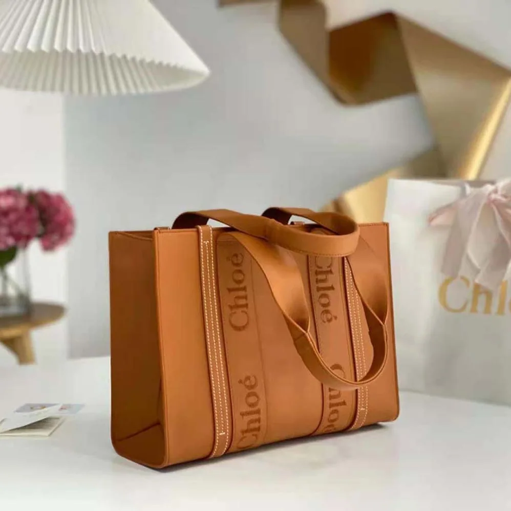 Chloe Medium Woody Tote Bag for Women in Brown