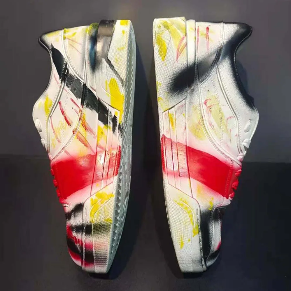Dolce Gabbana D&G Calfskin New Roma Sneakers with Spray for Unisex in Paint Graffiti Print Dolce Gabbana D&G Calfskin New Roma Sneakers with Spray for Unisex in Paint Graffiti Print