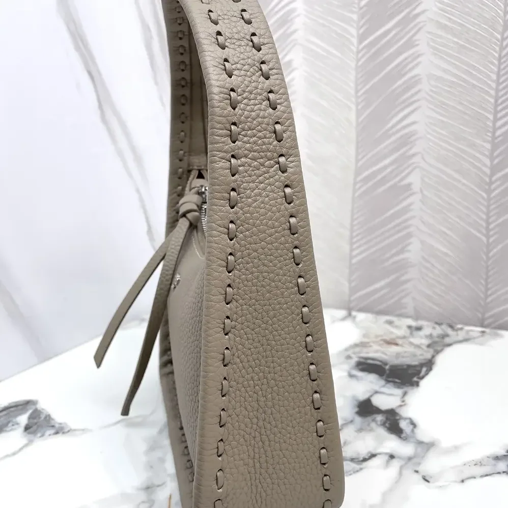 Fendi Mini Fendessence Small Dove Gray Selleria Bag with 264 Hand for Women in sewn Topstitches Fendi Mini Fendessence Small Dove Gray Selleria Bag with 264 Hand for Women in sewn Topstitches