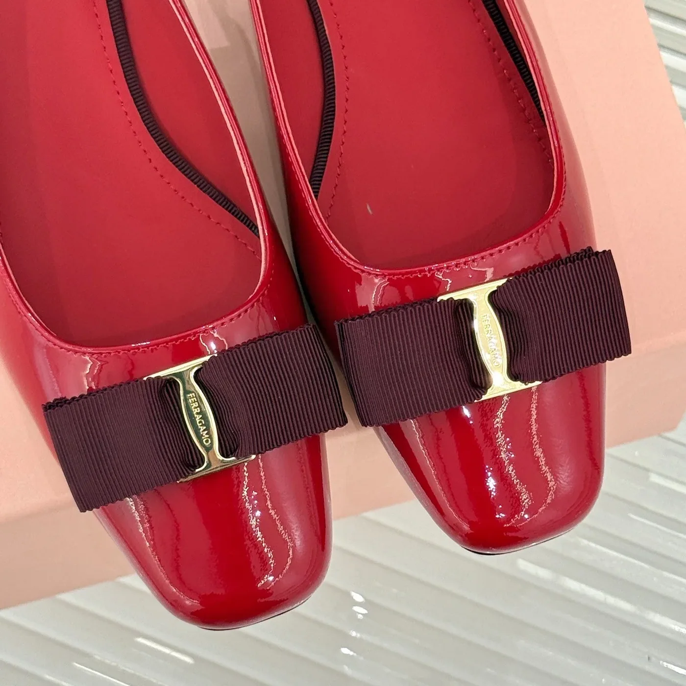 Ferragamo Iconic Bow Slingback Flame Red 01J701 Ferragamo Iconic Bow Slingback Flame Red 01J701
