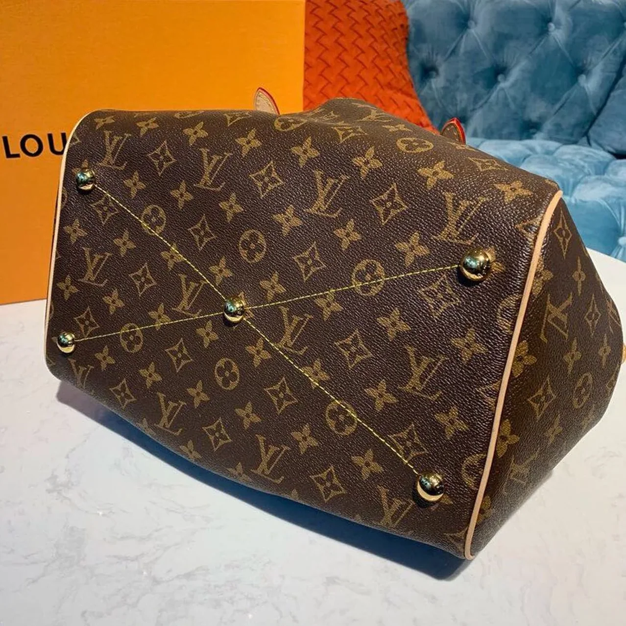 Louis Vuitton Tivoli Tote Bag Monogram Canvas Louis Vuitton Tivoli Tote Bag Monogram Canvas