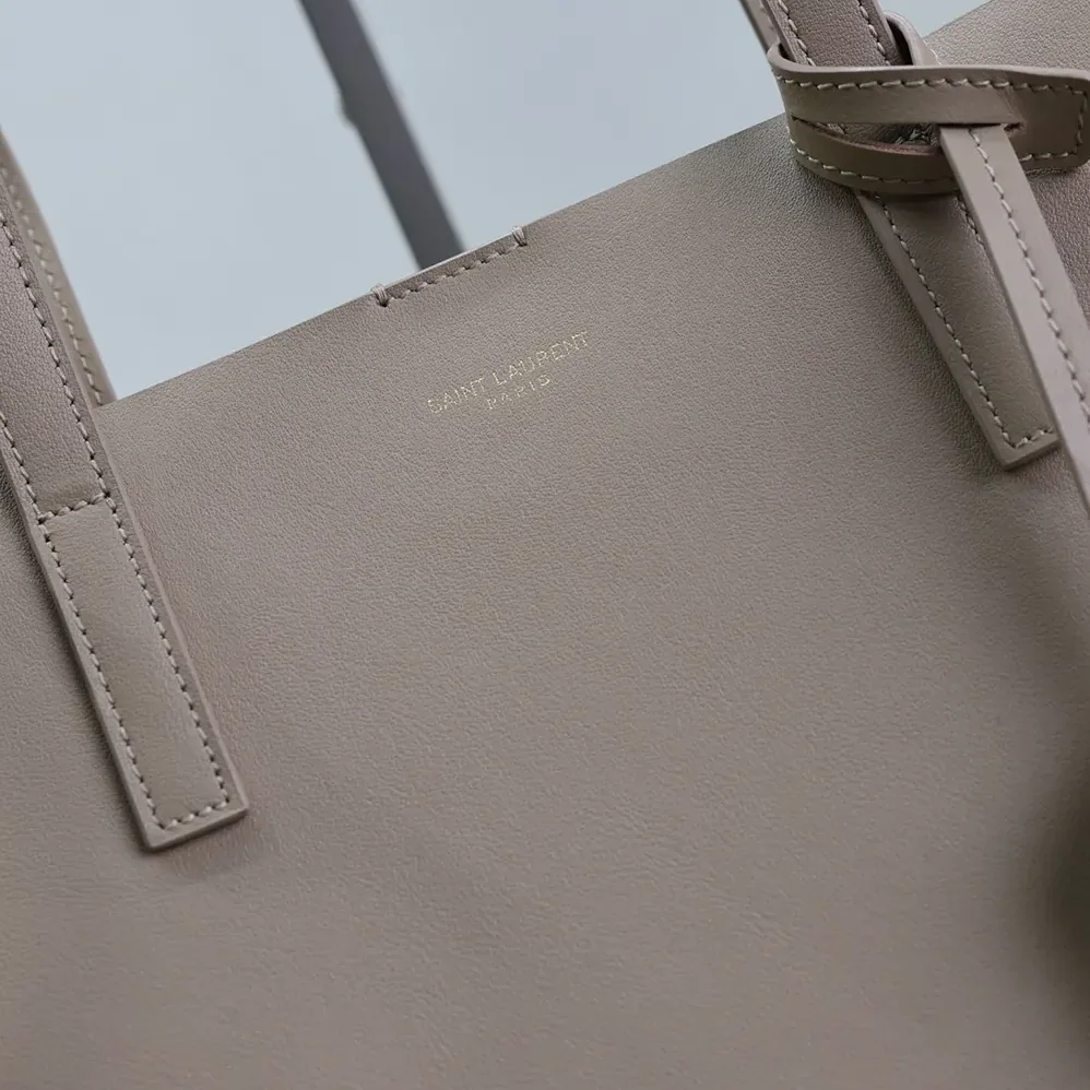 Saint Laurent YSL Shopping Saint Laurent in Leather for Women in Sandy