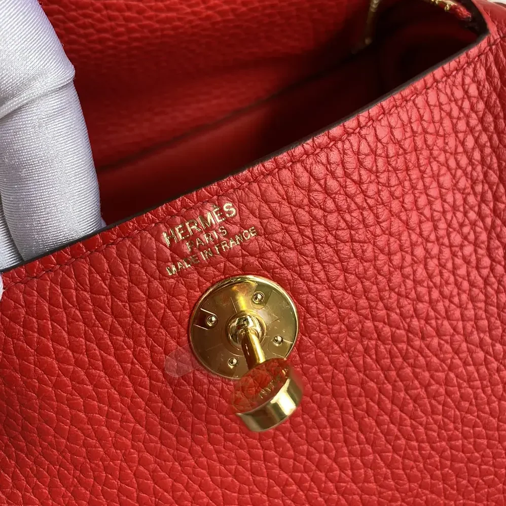 Hermes Lindy Mini 19 in Clemence Leather for Women in Red/Gold