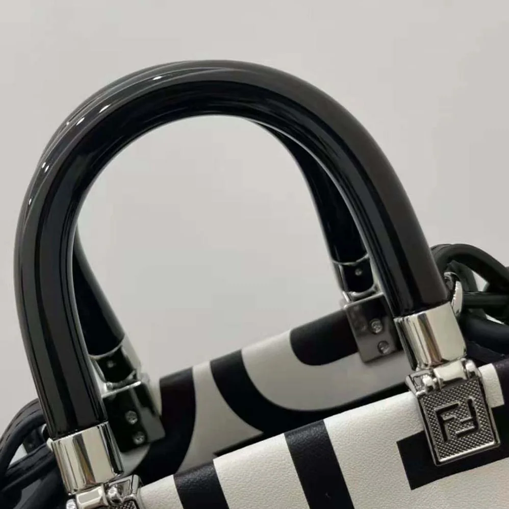 Fendi Mini Sunshine Shopper Two-Tone Printed Lleather Fendi Roma Capsule Mini for Women in Bag Fendi Mini Sunshine Shopper Two-Tone Printed Lleather Fendi Roma Capsule Mini for Women in Bag