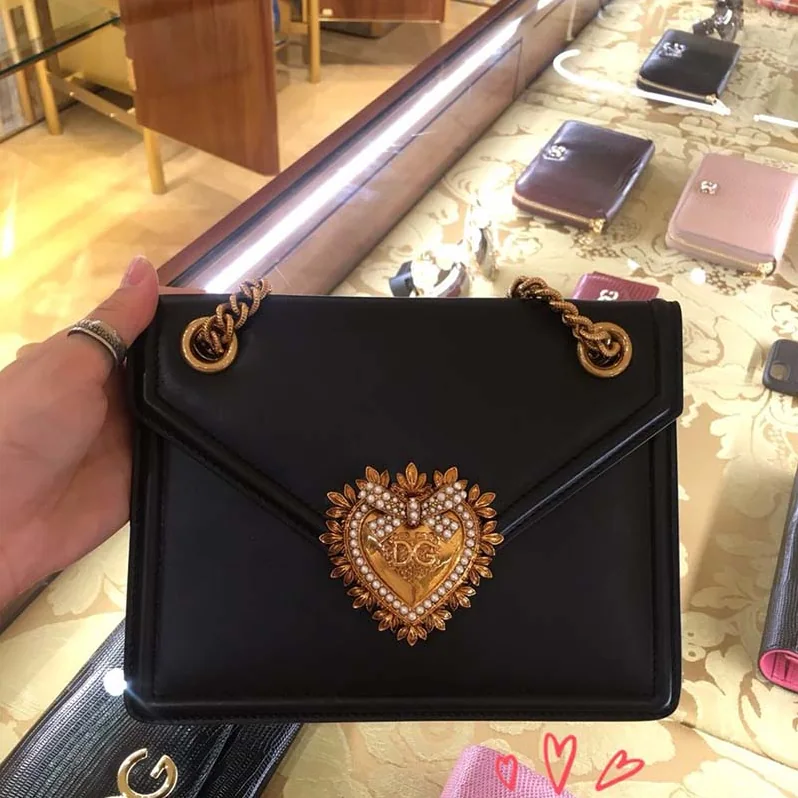 Dolce Gabbana D&G Medium Devotion Bag Smooth Calfskin Leather for Women in Black Dolce Gabbana D&G Medium Devotion Bag Smooth Calfskin Leather for Women in Black
