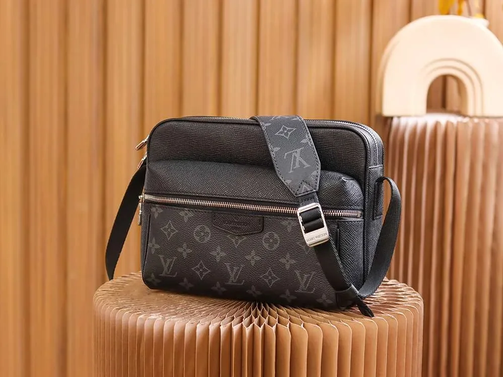 Louis Vuitton Outdoor Messenger Bag Black /