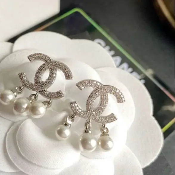 Chanel Crystal Three Pearl Earrings Gold Chanel Crystal Three Pearl Earrings Gold
