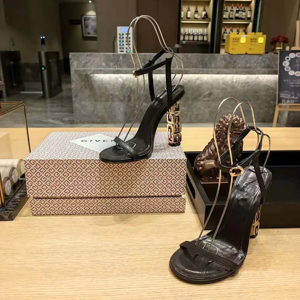 Givenchy G Cube Sandals in Leather for Women in Black Givenchy G Cube Sandals in Leather for Women in Black
