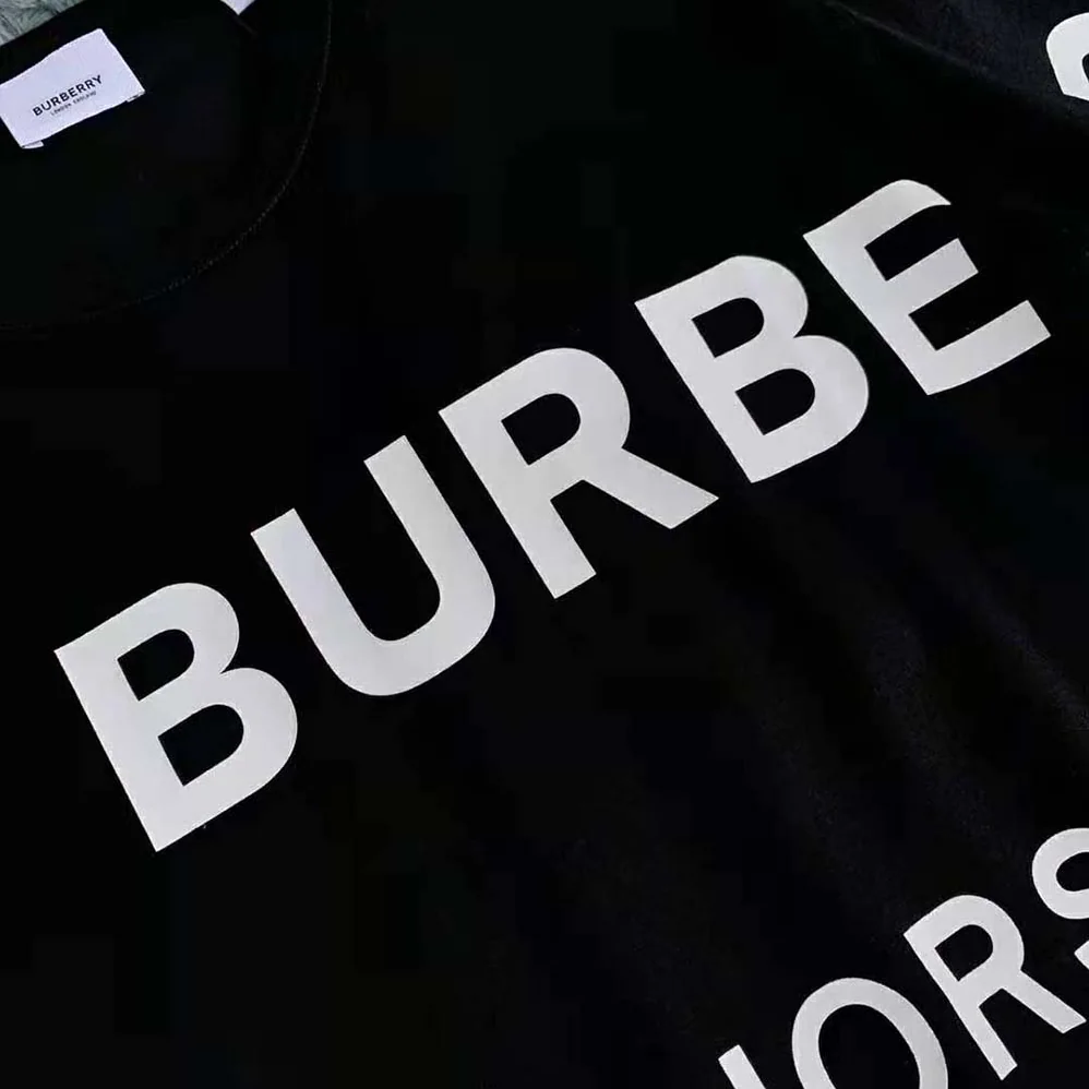 Burberry Horseferry Print Cotton Oversized T-shirt for Men in Black Burberry Horseferry Print Cotton Oversized T-shirt for Men in Black