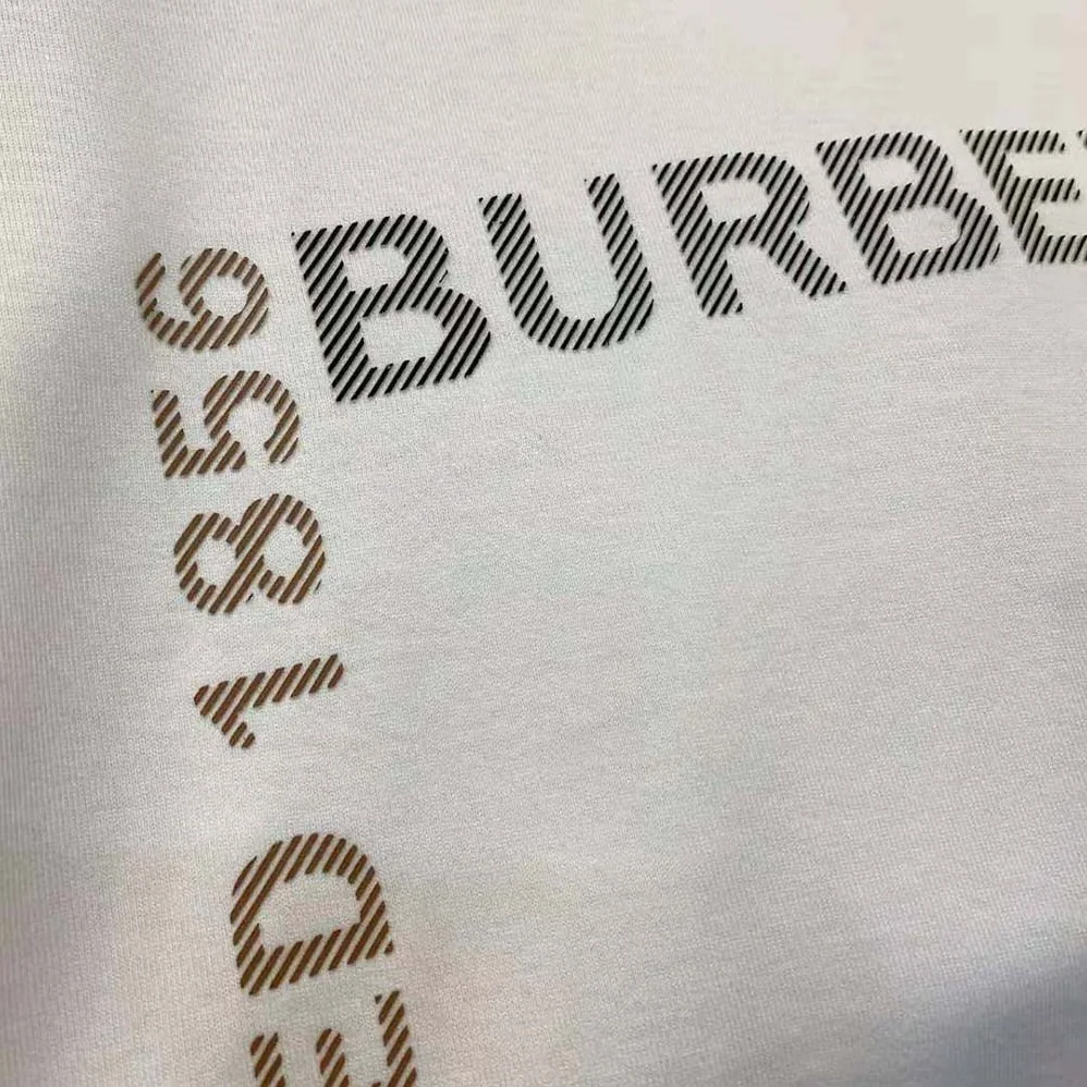 Burberry Horseferry Square Print Cotton T-shirt for Women in White Burberry Horseferry Square Print Cotton T-shirt for Women in White