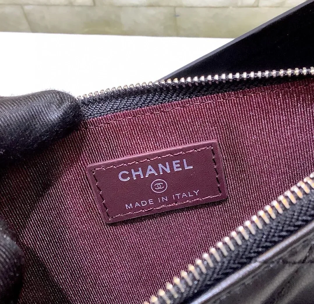 Chanel CO-CO Mini Pouch Wallet Black Silver Hardware / Chanel CO-CO Mini Pouch Wallet Black Silver Hardware /